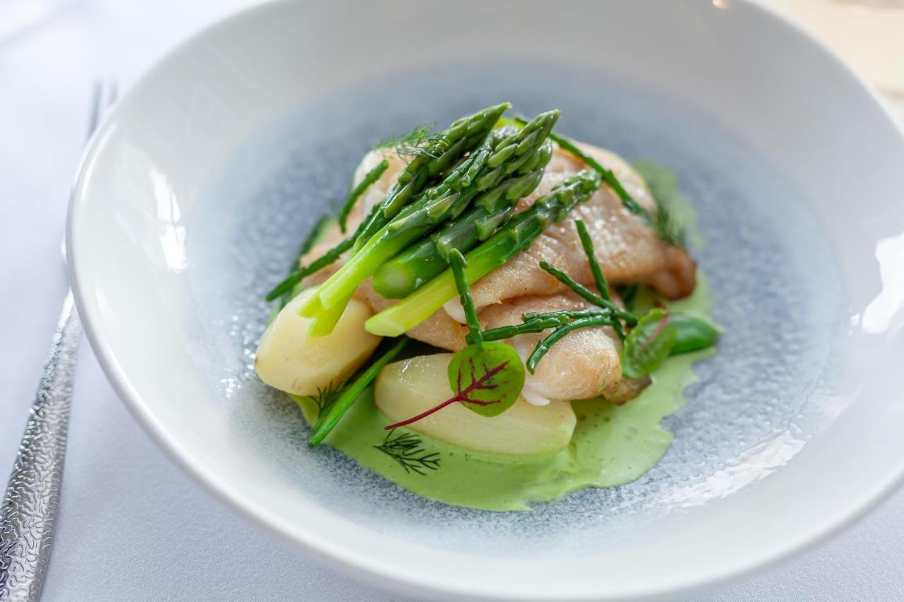 The Seaview Hotel And Restaurant 외부 사진