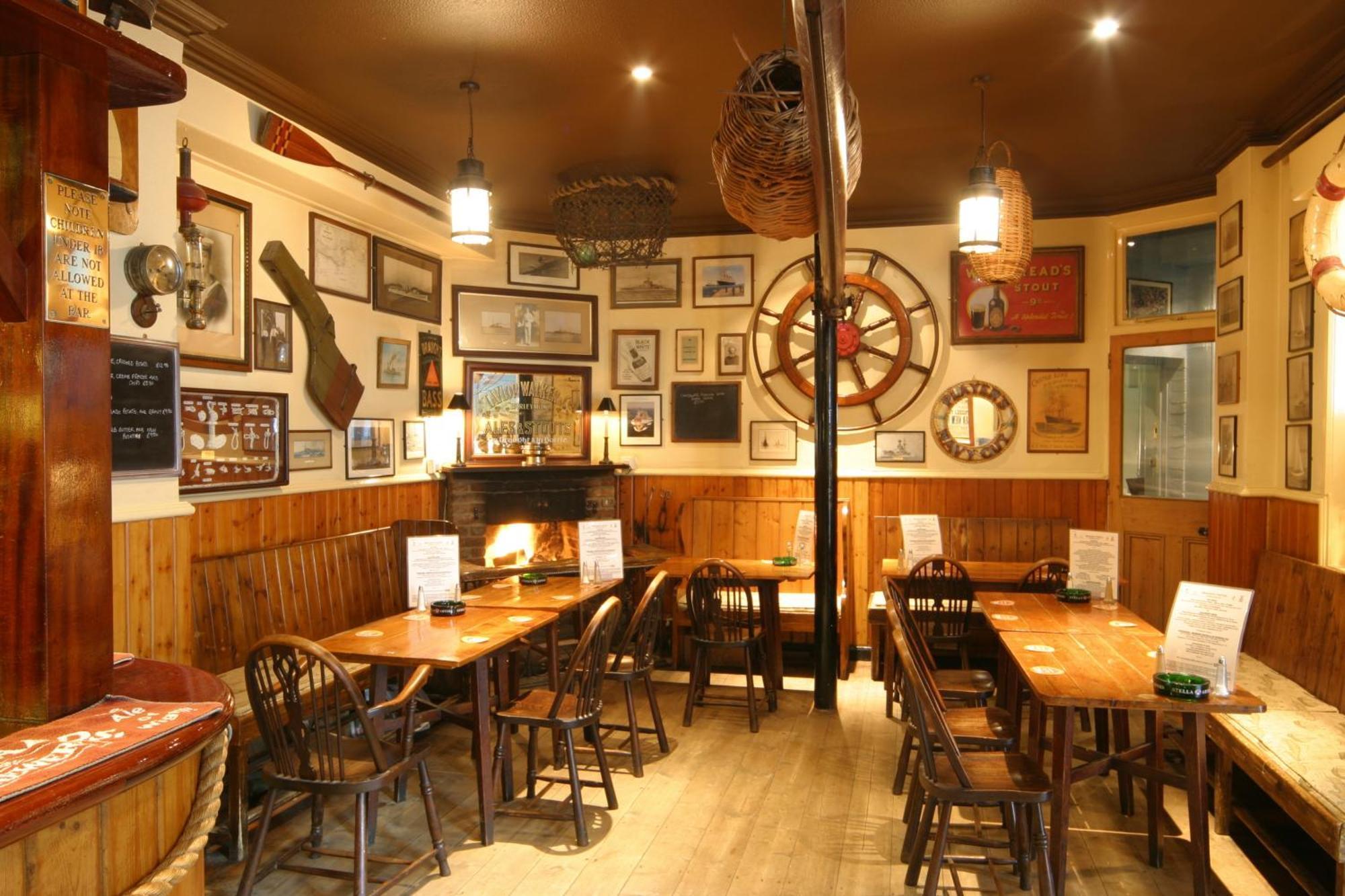 The Seaview Hotel And Restaurant 외부 사진